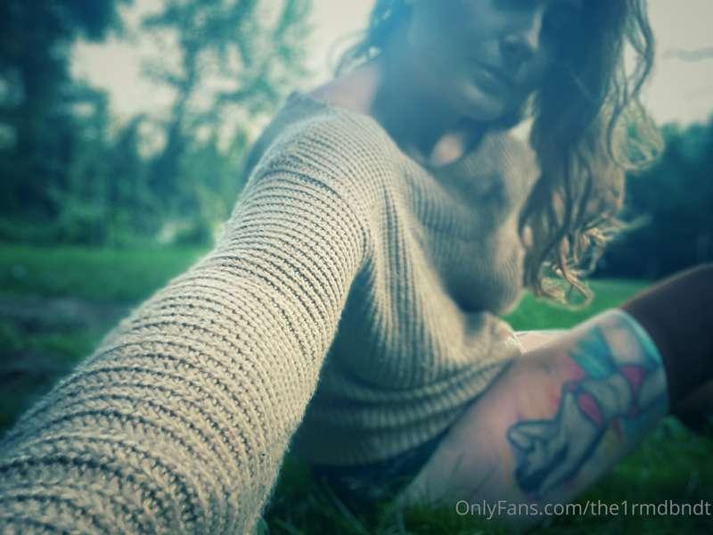 Give me your hand, let’s watch the clouds