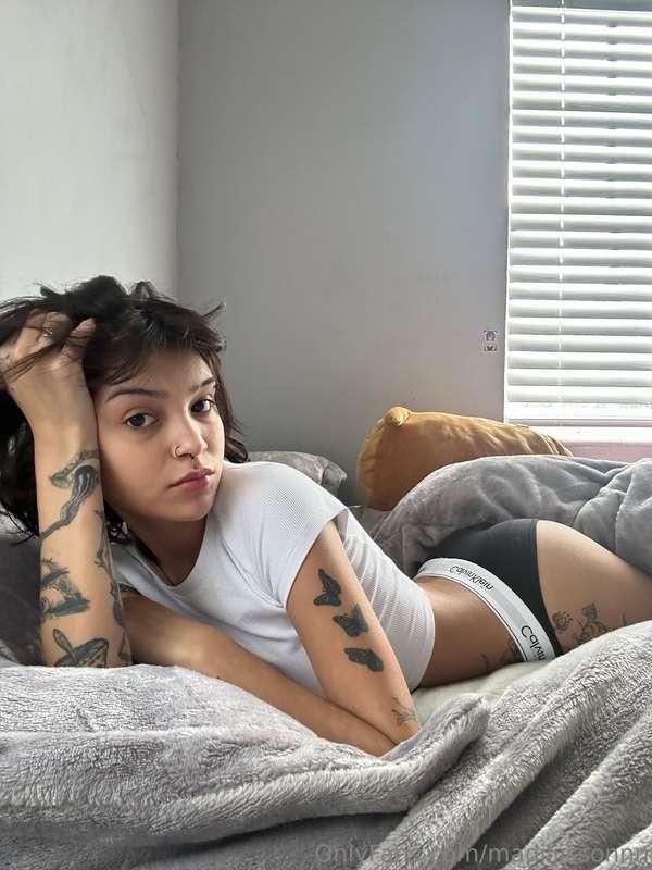 Come and lay with me 😚