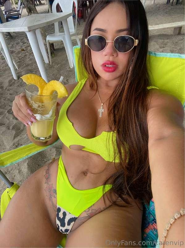 Write to me to have a very hot conversation daddy 😋 let's ge..