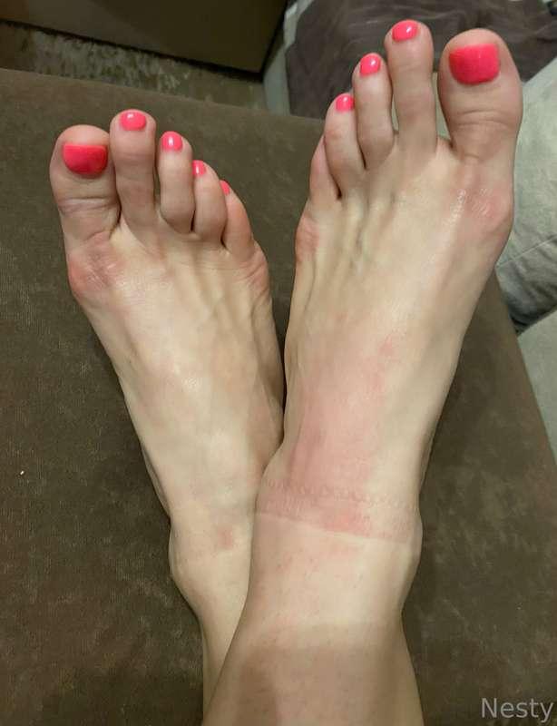 yessss, it turned pink👣💅😍