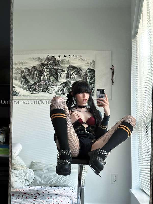 kinkyshelz image #4