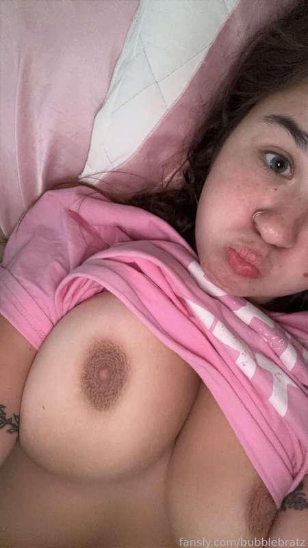 where is your favorite place to cum?? 💗