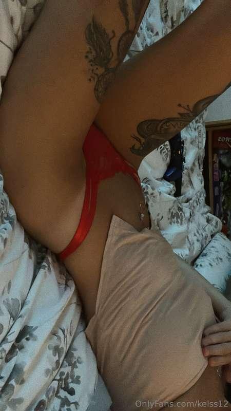Who’s coming to run their hands up my body?😉