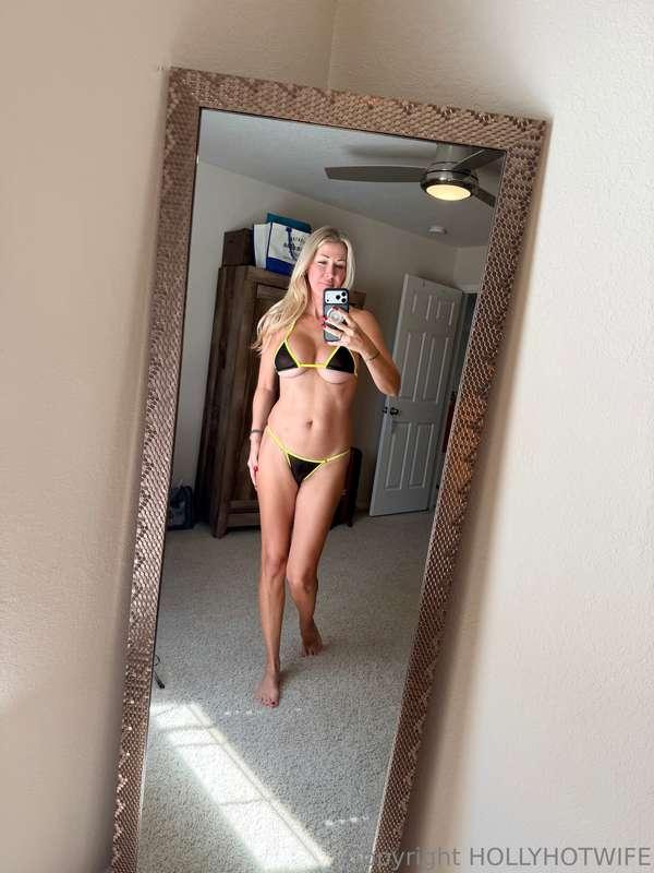 hollyhotwife image #1