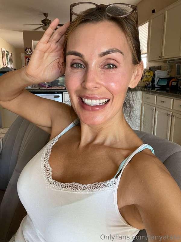 Good morning to the *BEST FANS EVER!* 🥰❤️