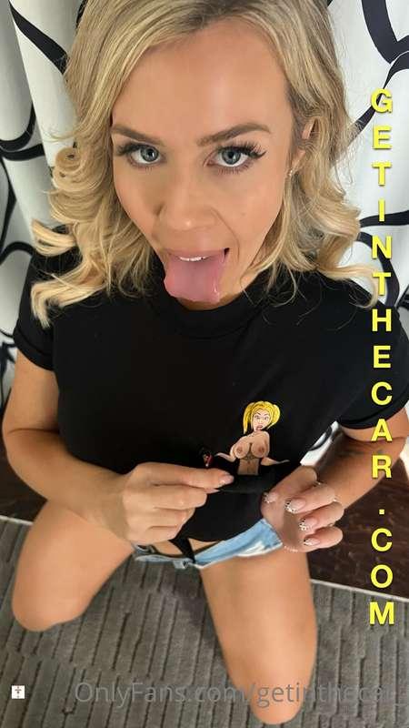 Flash Friday tees, stickers and a my first ever print are av..