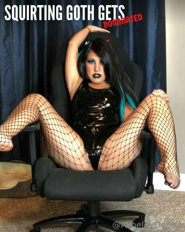 SQUIRTING: Daddy spread my pussy apart and fucked me tillit ..