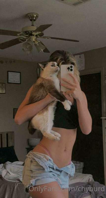 wanna see me pet my kitty or should i get someone to do it f..