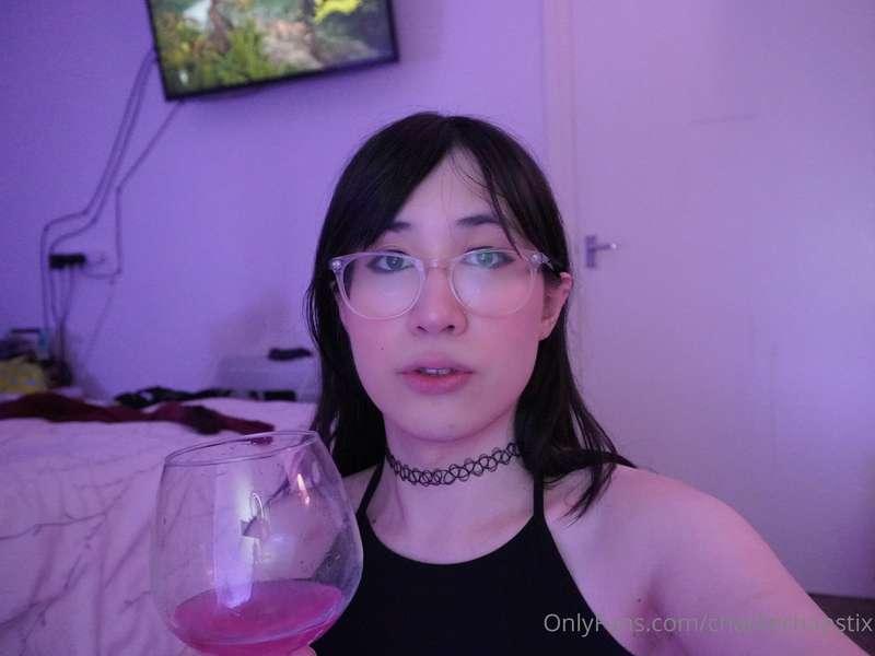 So this is me! having a lil bit of pink drink (and horizon f..
