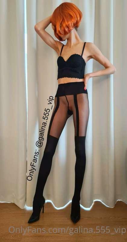 Sexy Friday wearing some of my fav pantyhose (with nothing u..