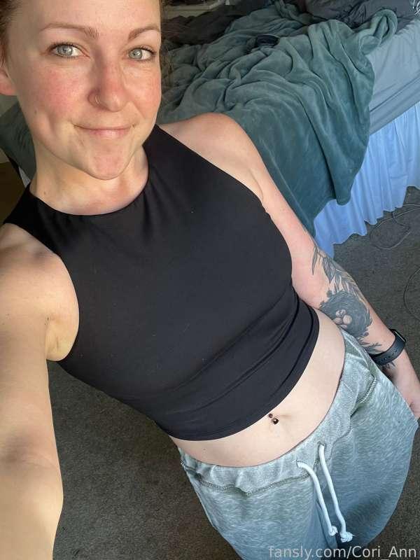 Good morning sexies!! It’s my Friday and I am itching for my trip to Mexico tomorrow!! SOO many ideas of naked things to film. I am definitely going to try and be naked most of the time 🤣 Y’all know I will keep you in the loop of all the sexy adventures 😘😘

#fyp #redhead #boobies #public #flashing #exhibition #publicslut #tattoos

