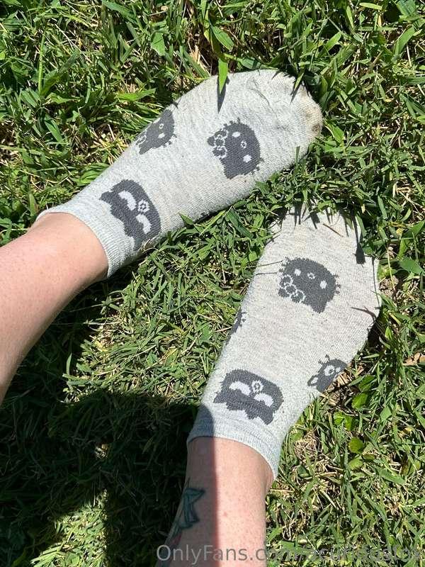 Walking in grass & dirt in my socks, whoops 🥵😈😏! Some pics o..