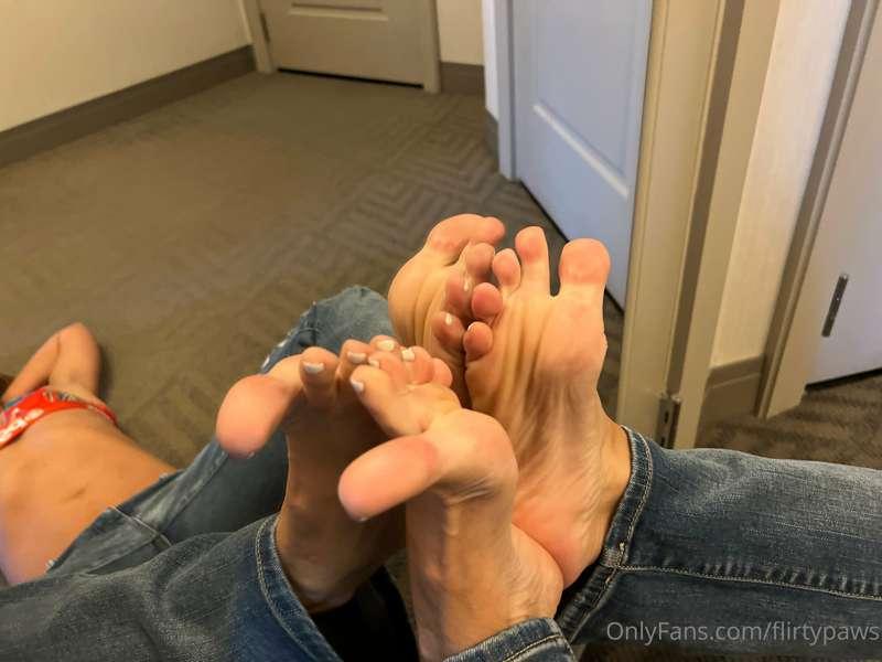 Pretend it's 2 girls spreading soles open for you 🤣