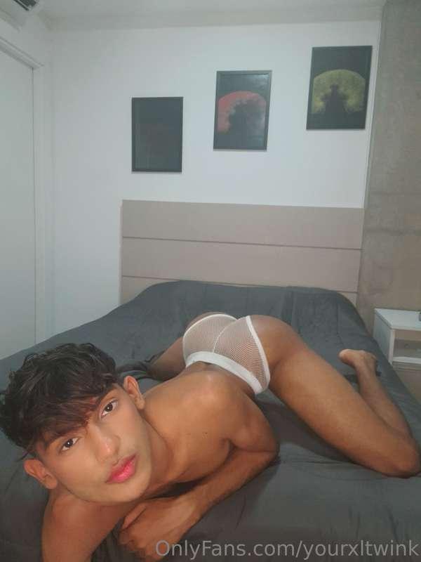 Hey babies how are you all doing?? I am hella horny here wan..