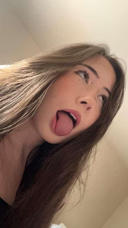 <3