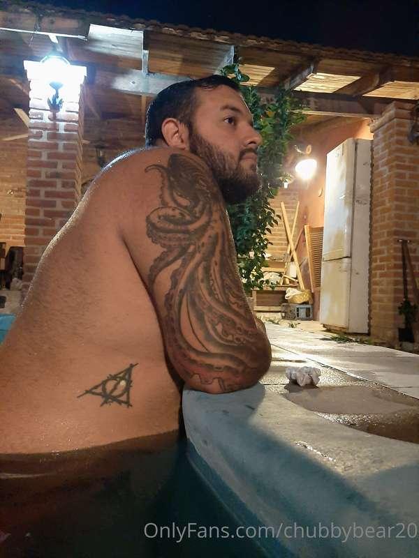 Would you like to be in the pool with me? 🥵🔥