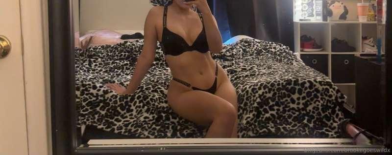 Bedroom eyes and seductive vibes 🔥