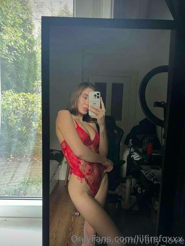 Go sub to this fire ASF Girl! 😍🔥🔥
Naughty slutty girl Vally ..