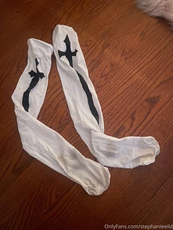 Just did a naughty nun photo set and video for Patreon. I wo..