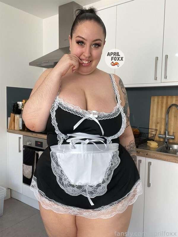 Your slutty maid is here to serve you😈
