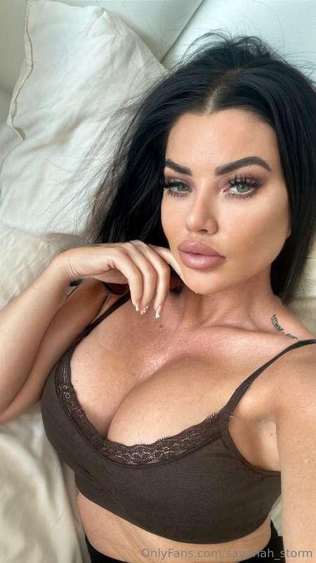 Inbox me and let's sext baby 🩷