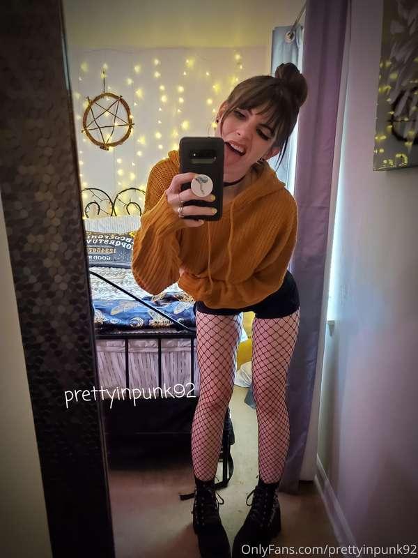 If yall haven't noticed, I'm really feeling this outfit toda..
