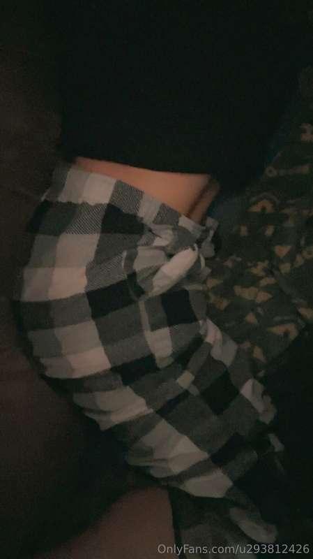 Ab workout done ✅   Now comfy PJs and time for bed. Goodnigh..