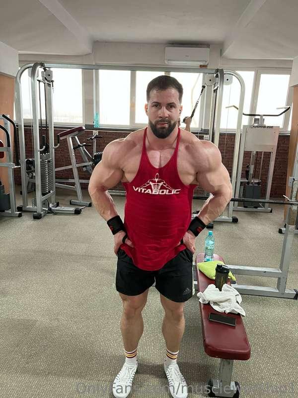 muscleworship1 image #1