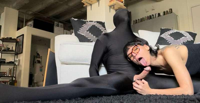 A different angle to see of me sucking @timthepet cock 😈  🔥