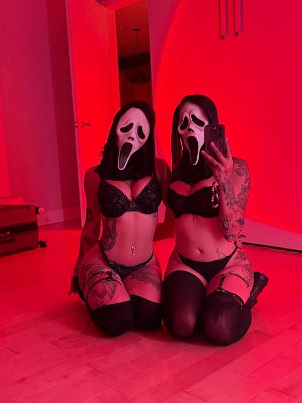 What’s your favorite scary movie? 👀