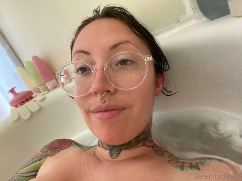 A good night for a bubble 🫧 🛁 bath