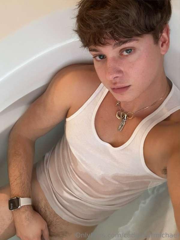 get in the bath with me? 👅
