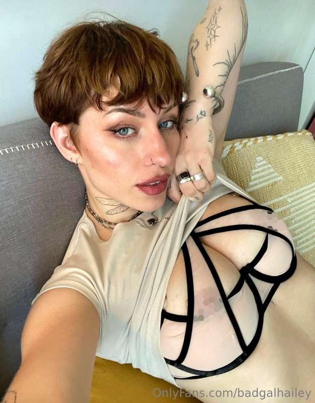 I was just playing around, lifted my shirt for a second… and..