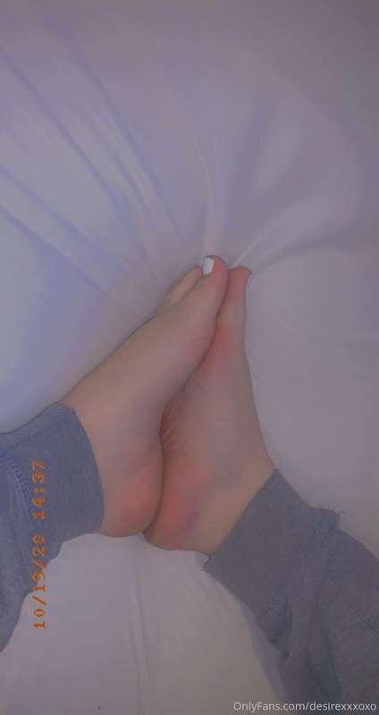 Pretty lil feet