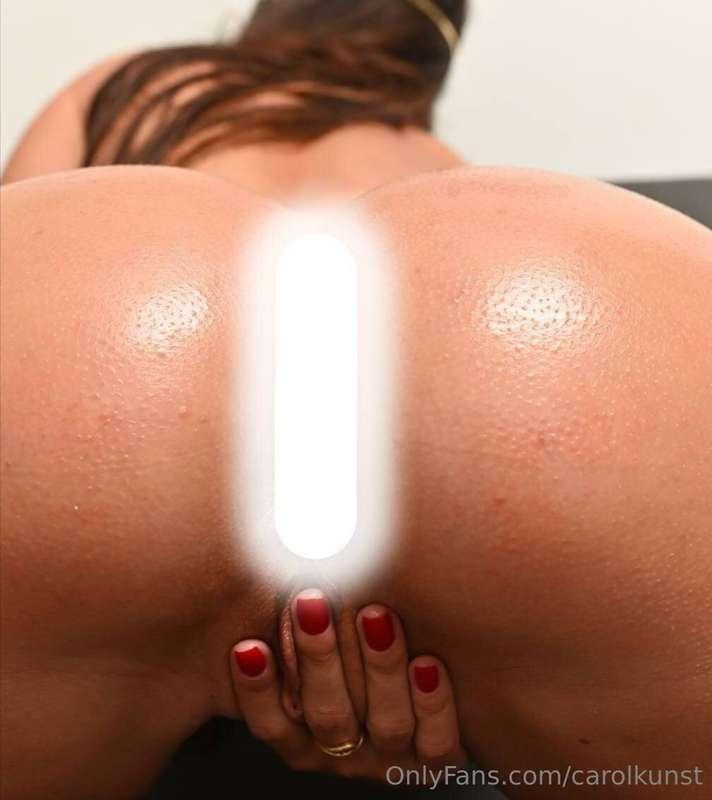 Send me a message if you want to see what I'm hiding 🙈🇧🇷 Me ..