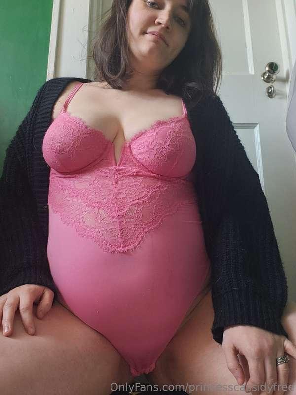 Cum unwrap me @princesscassidy Treat yourself! 🎁 🎄 