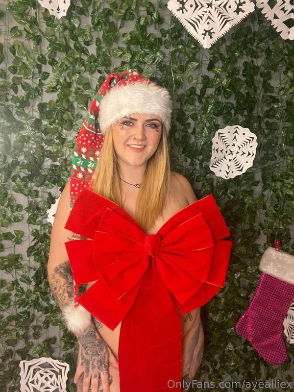 Wrapped up like a perfect little bowVideo- BTS messing with ..