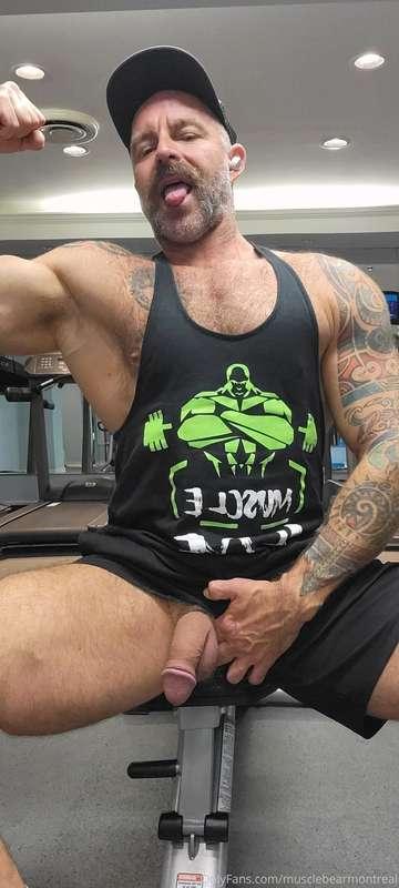 Even at the gym I'm horny. Who wants to suck my big boy?
