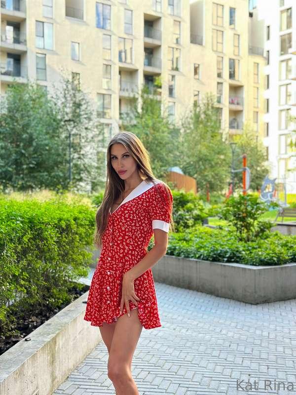 Do you like my red dress?♥️