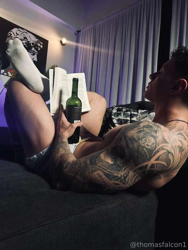 Enjoy a good wine and good company😈🔥🍷