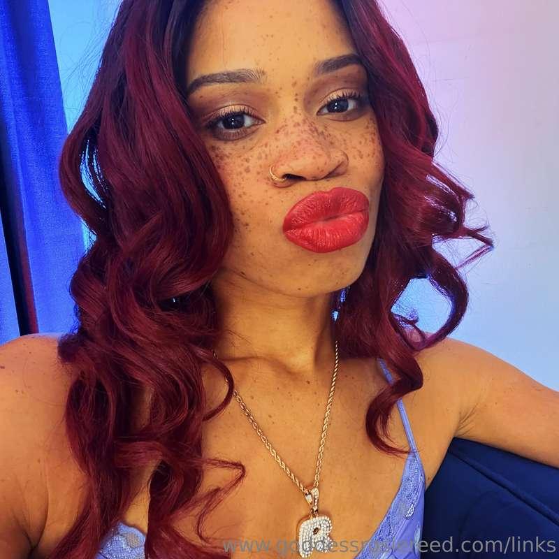 💋
