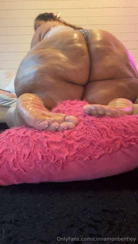 Brand new 4/30/2025 8 part baby oil strip tease that starts ..