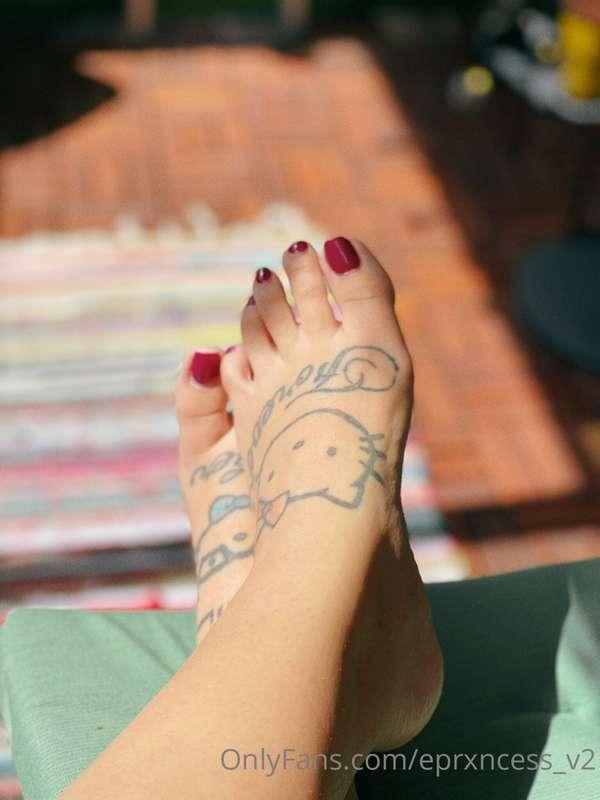 💘 Foot Lovers Photo Pack 👣 Aren’t my bare feet just the cute..