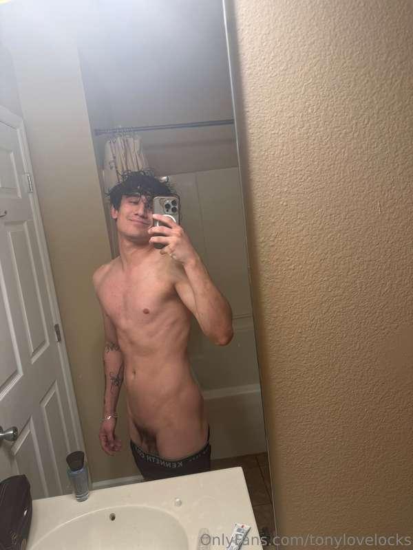 tonylovelocks image #0