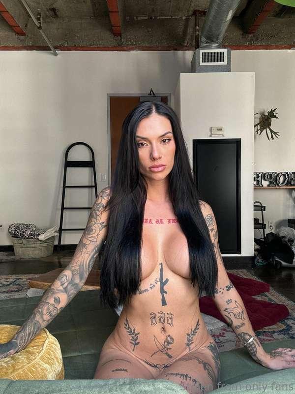Guess who had 75% off their VIP https://onlyfans.com/krystal..