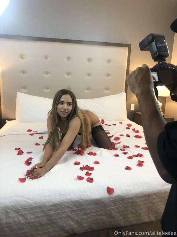 Behind the scenes of porn shoot!!