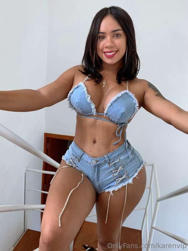 Papi quiero hacerte un video con tu nombre en mi cuerpo escr..
