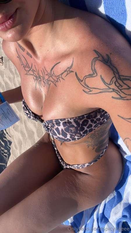Too hot for just the sun to handle 🔥😈