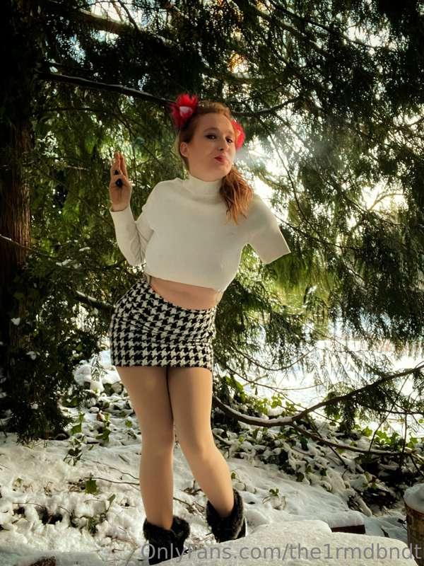 Oh look!! It’s a rare flashing snow fox 😂
To get a video (or..