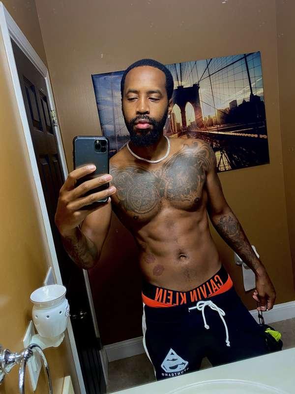 Just woke up.... good morning.... the early bird gets the Wo..